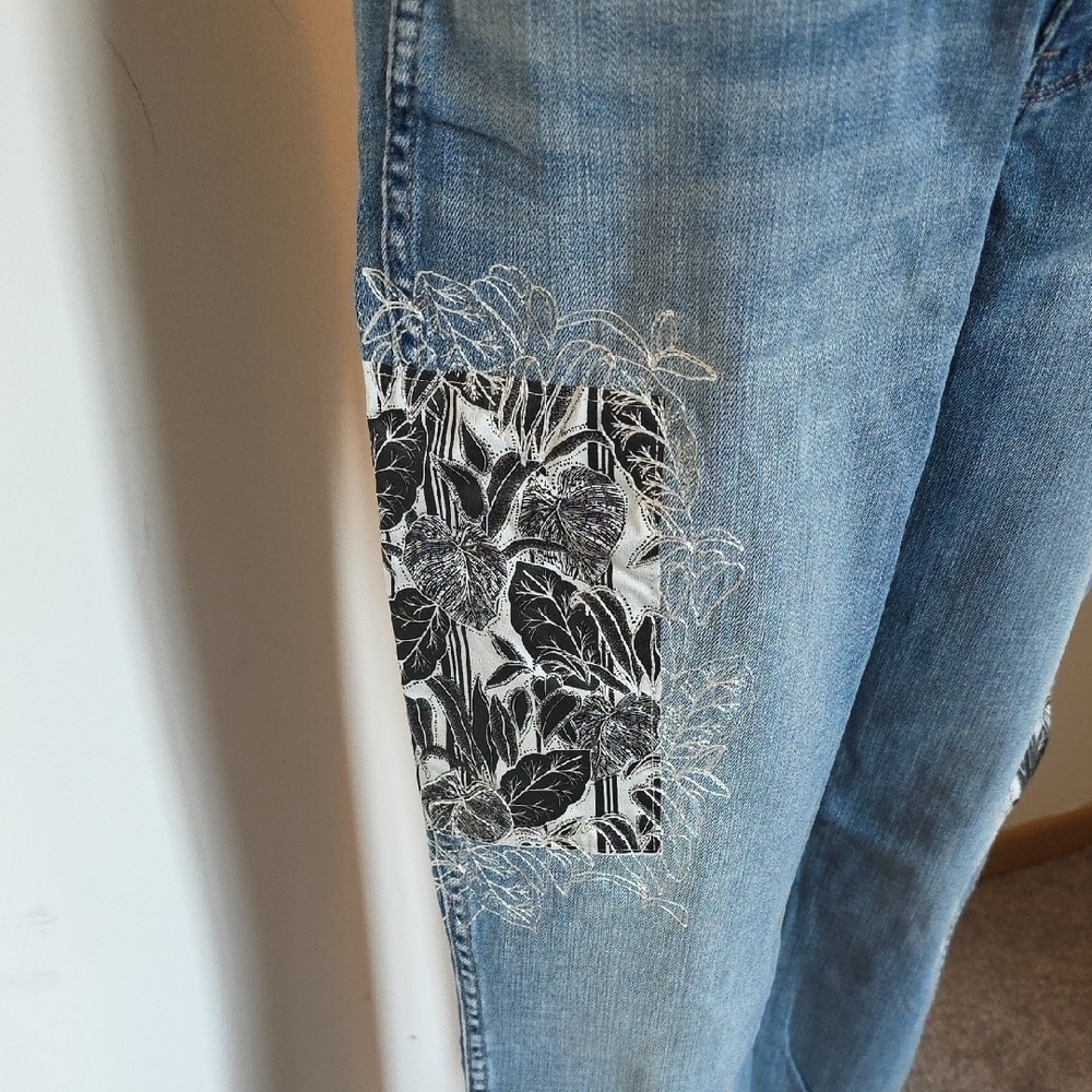 White House Black Market Blue Jeans with Black Floral Design - Picture 3 of 9